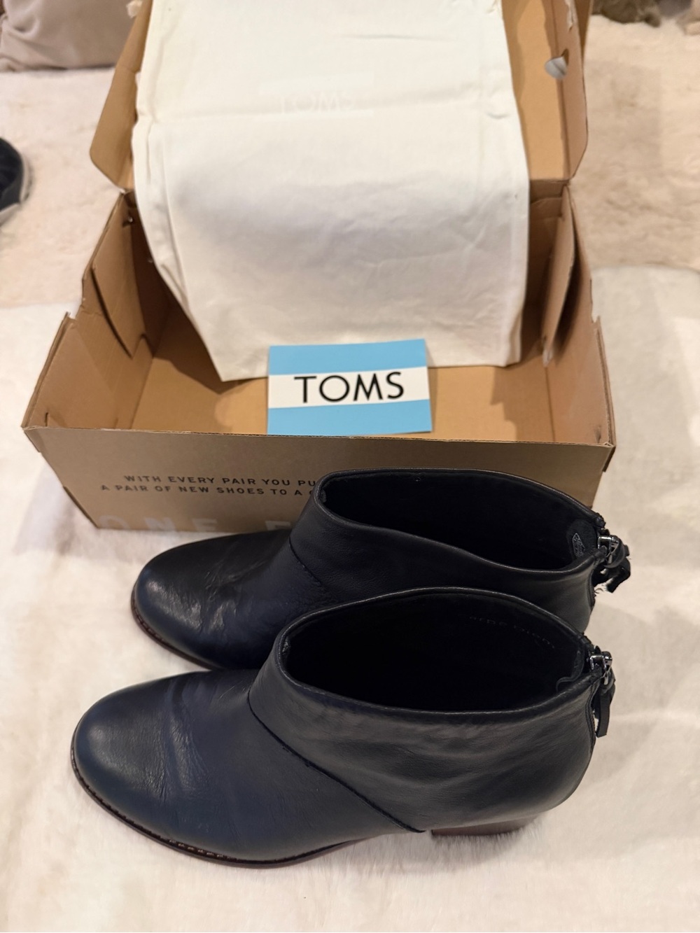 TOMS Black Leather Leila Ankle Booties Women, Size 7